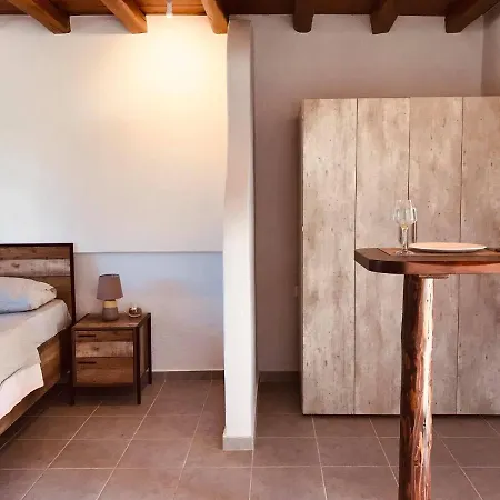 Apartament Sarris *